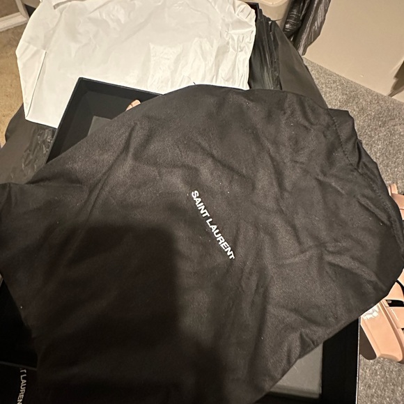 SAINT LAURENT TRIBUTE PLATFORM SANDALS IN PATENT LEATHER - Picture 7 of 11